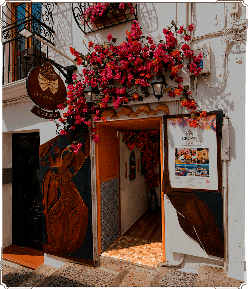 Interior decorado de Crown of India en Altea